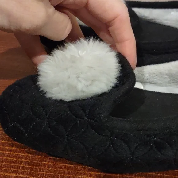 Pretty You London Black and Gray Pom Pom Quilted Slippers, New, Large, 8-9 - Picture 7 of 10